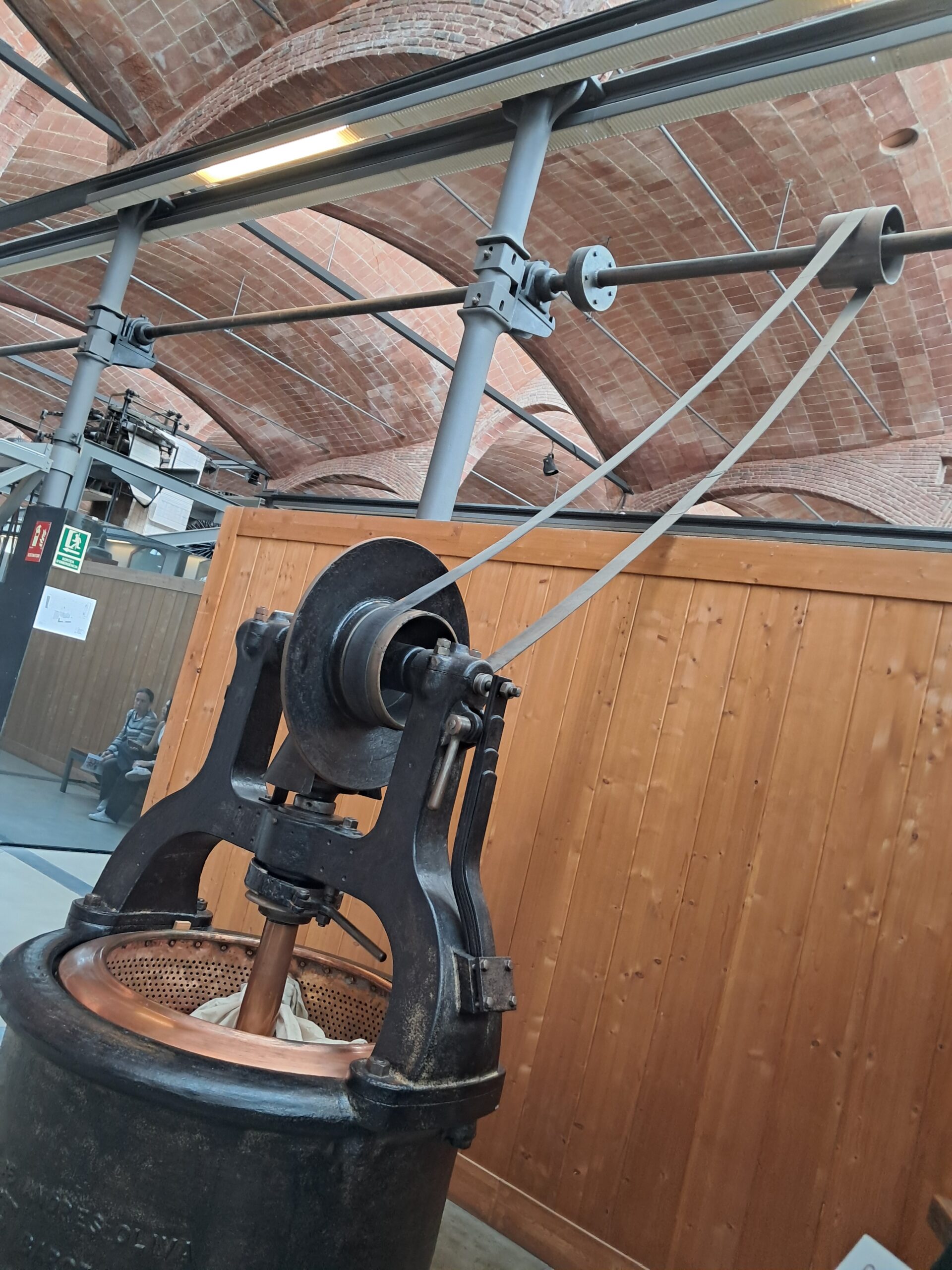Antiga centrifugadora per tintar la roba 